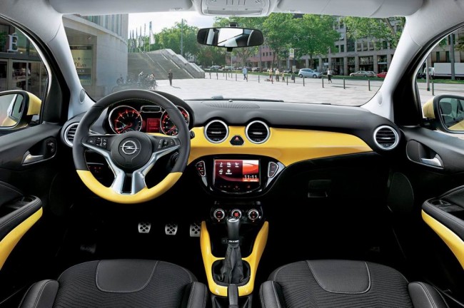 Opel Adam: 1 фото
